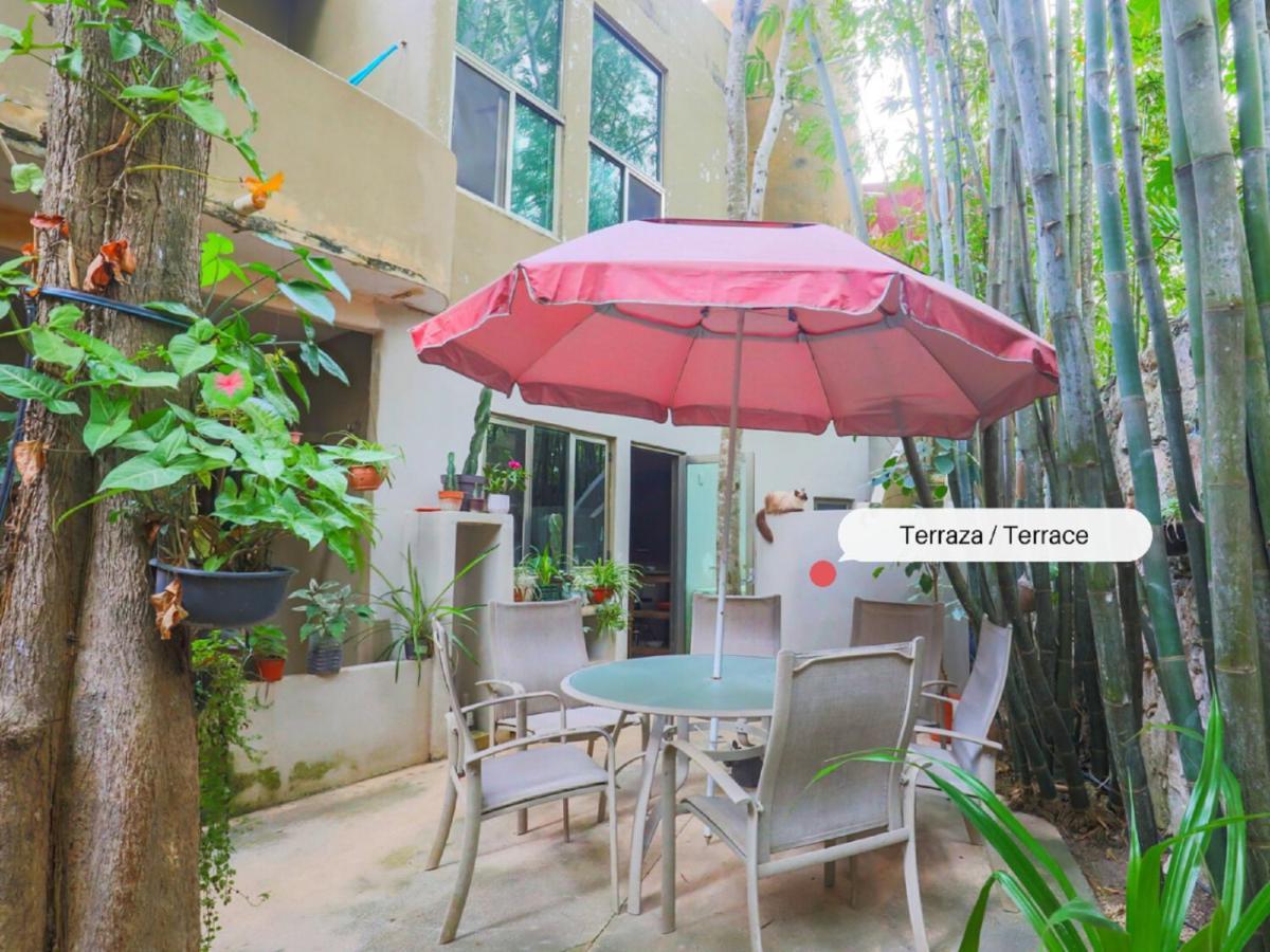 Guest House La Aldea Holistic Experience Канкун Екстериор снимка