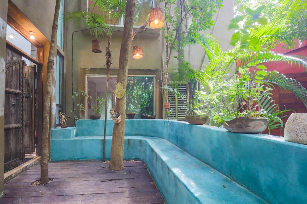 Guest House La Aldea Holistic Experience Канкун Екстериор снимка