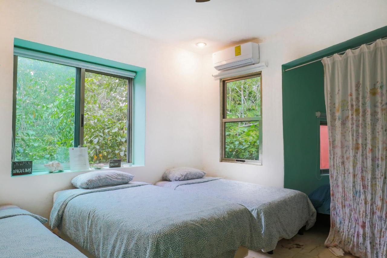 Guest House La Aldea Holistic Experience Канкун Екстериор снимка