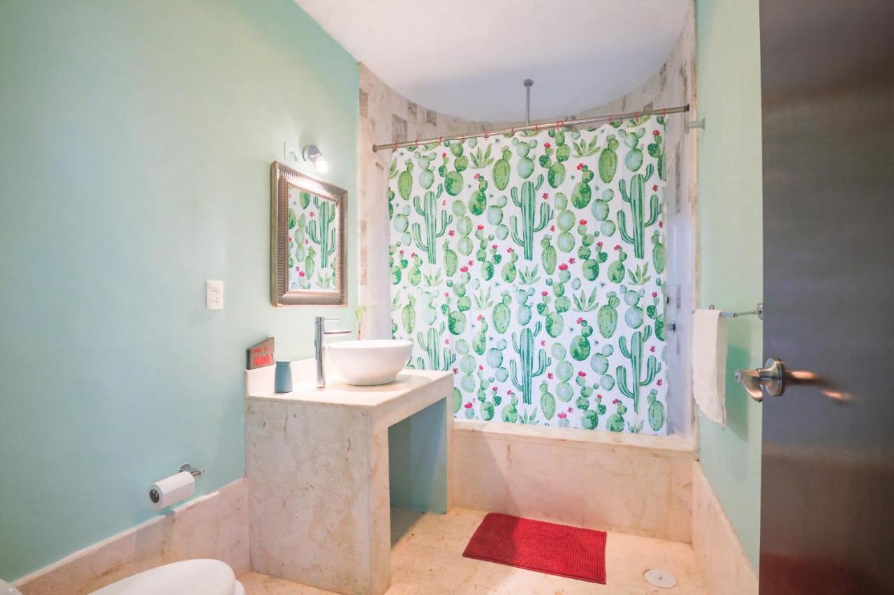Guest House La Aldea Holistic Experience Канкун Екстериор снимка