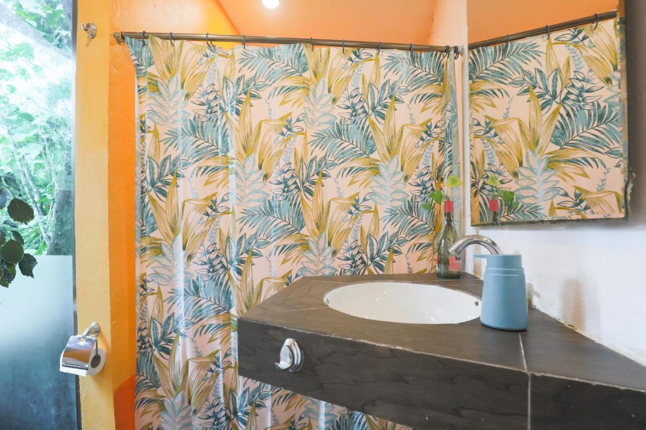 Guest House La Aldea Holistic Experience Канкун Екстериор снимка