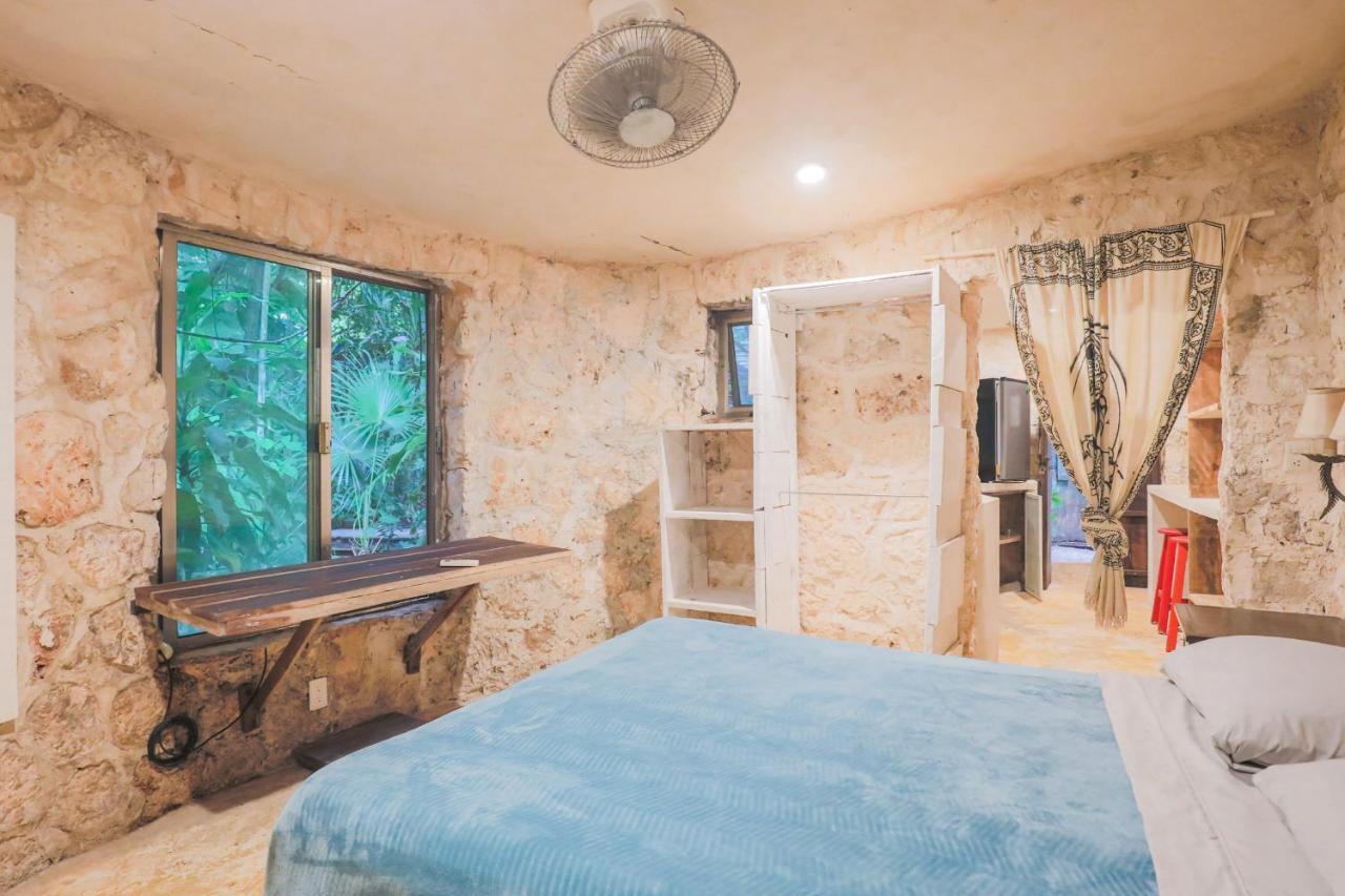 Guest House La Aldea Holistic Experience Канкун Екстериор снимка
