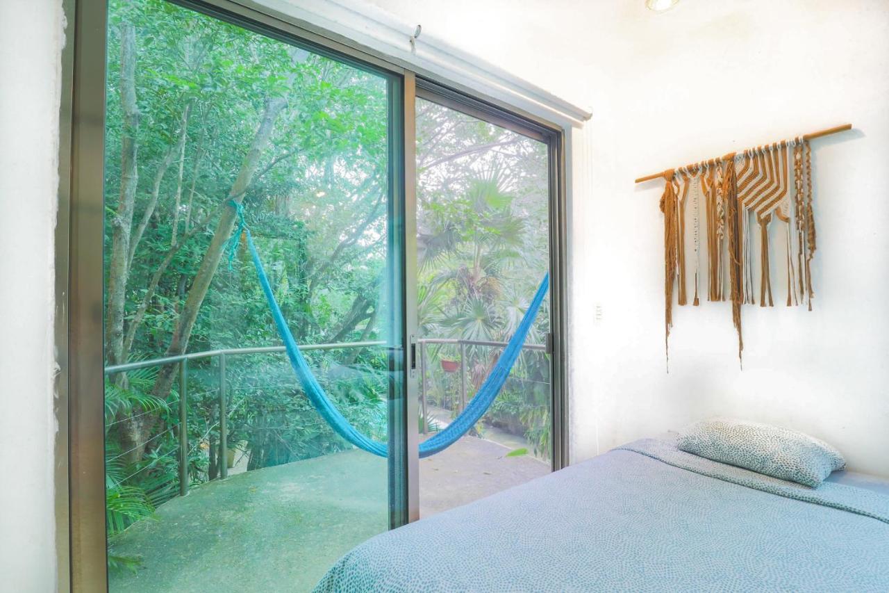Guest House La Aldea Holistic Experience Канкун Екстериор снимка